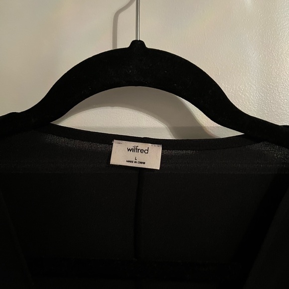 ARITZIA BLACK BLOUSE - Picture 3 of 3